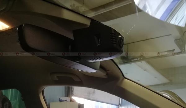 redpower_dvr-vag8_in_car_9